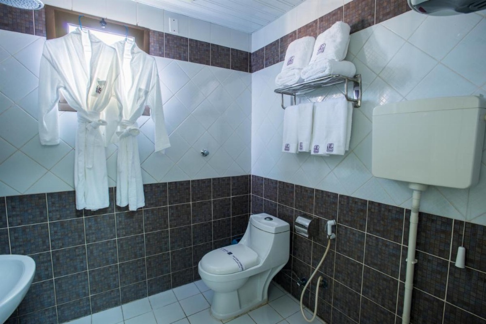 Room image 4